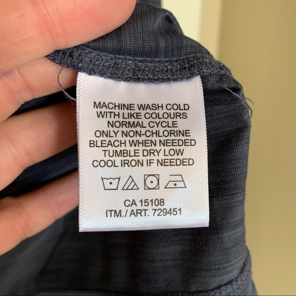 Long-Sleeved Work-Out Top - Picture 4 of 4